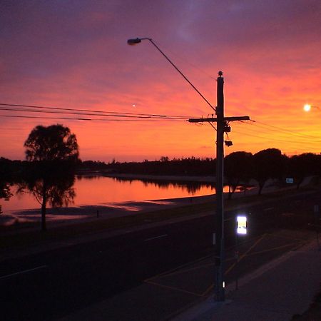 Heyfield Motel And Apartments Lakes Entrance Dış mekan fotoğraf