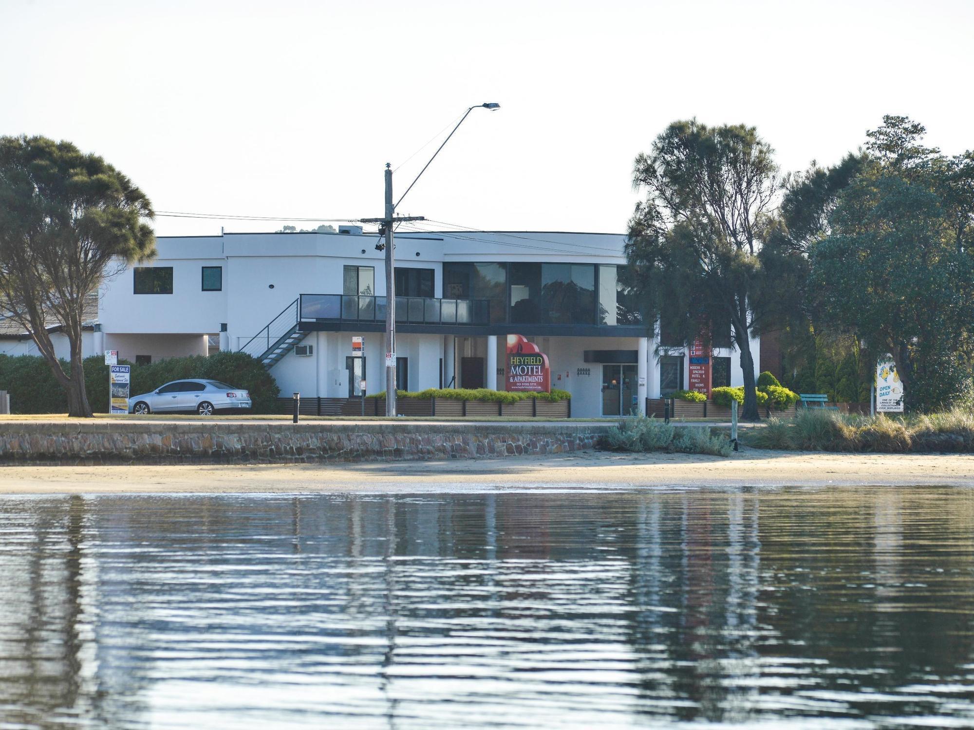 Heyfield Motel And Apartments Lakes Entrance Dış mekan fotoğraf