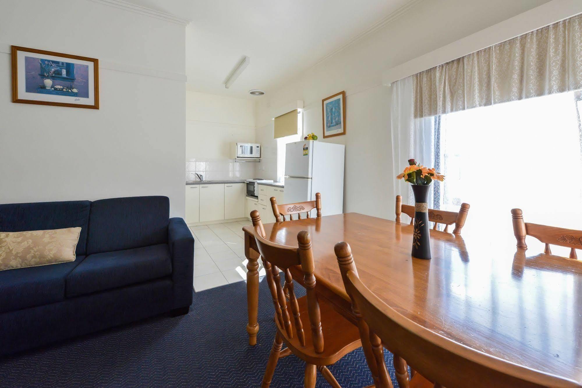 Heyfield Motel And Apartments Lakes Entrance Dış mekan fotoğraf