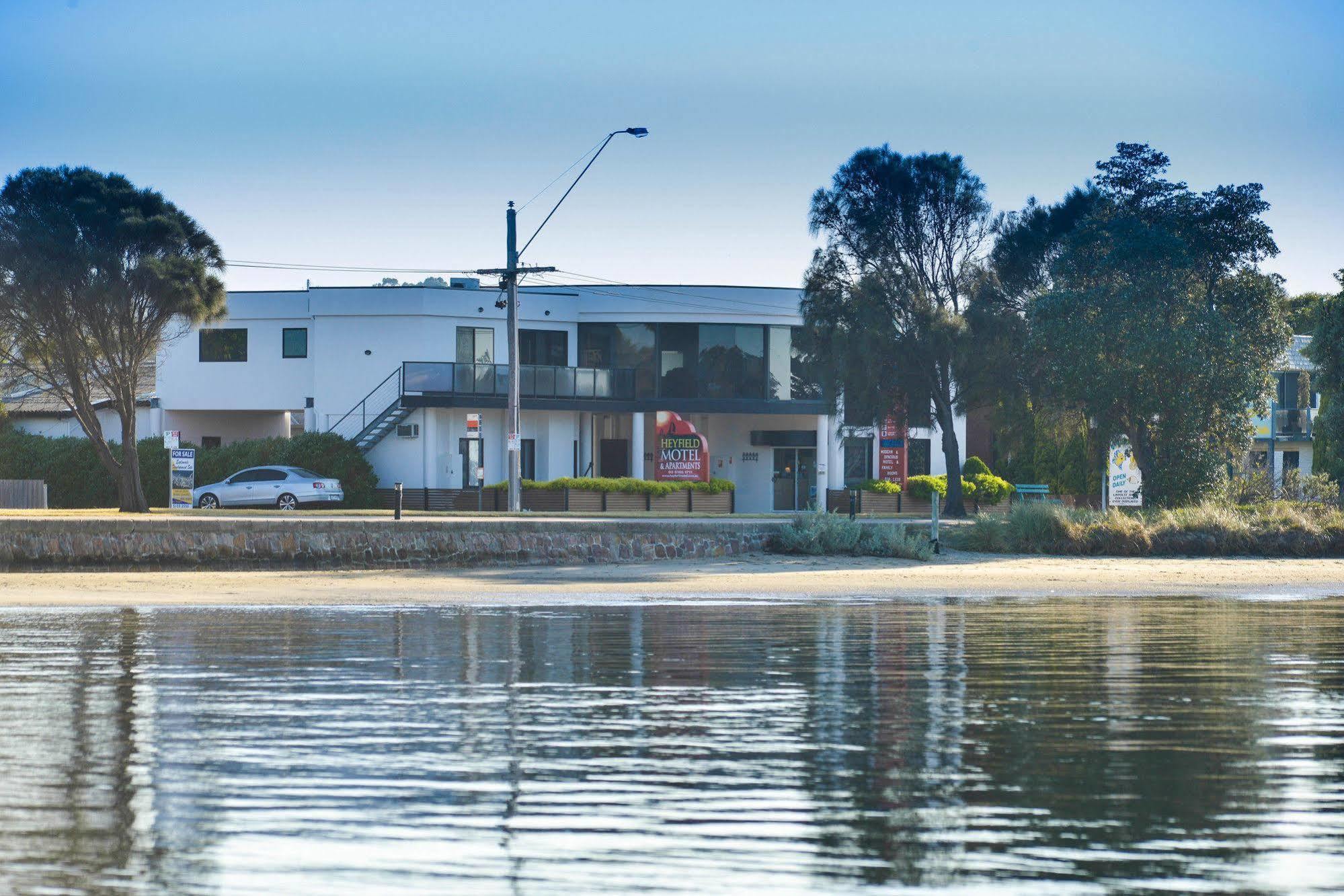 Heyfield Motel And Apartments Lakes Entrance Dış mekan fotoğraf