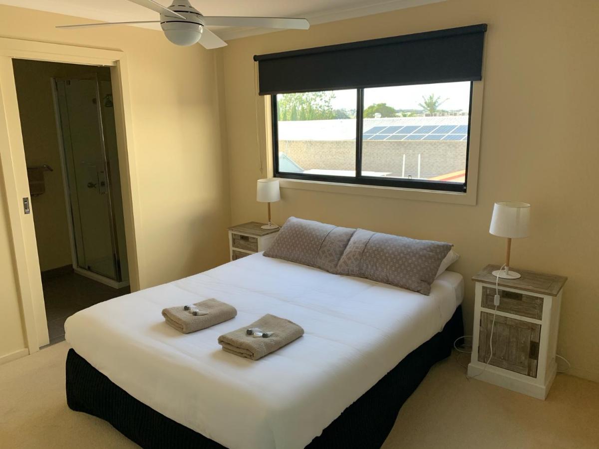 Heyfield Motel And Apartments Lakes Entrance Dış mekan fotoğraf